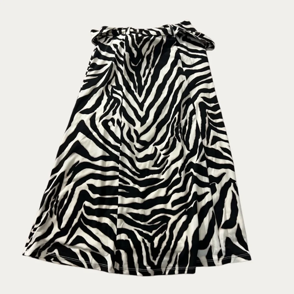 NWOT White House Black Market Zebra Print Skirt